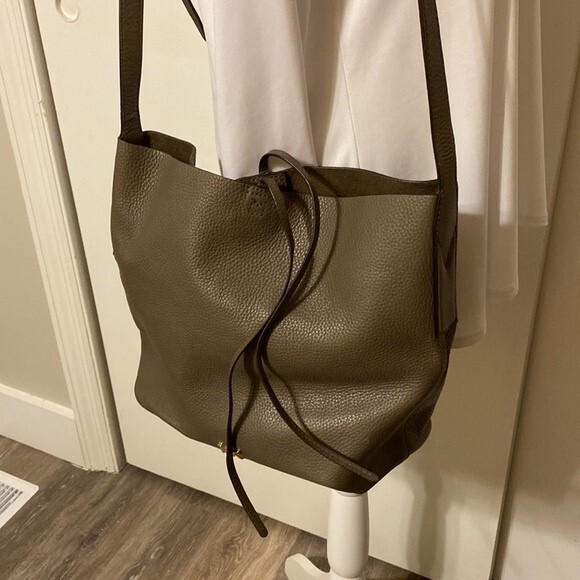 Michael Kors Junie Gray Pebble Leather Tote Purse Adjustable Strap Magnetic Tie - Picture 4 of 10